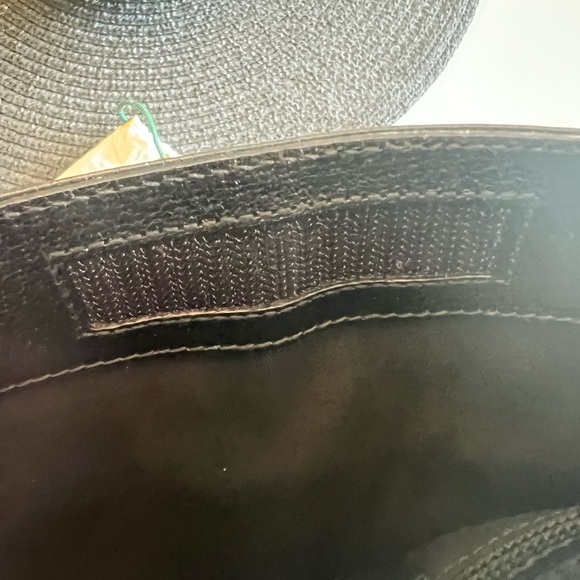 Authentic Gucci Black Crossbody Bag - Picture 10 of 11